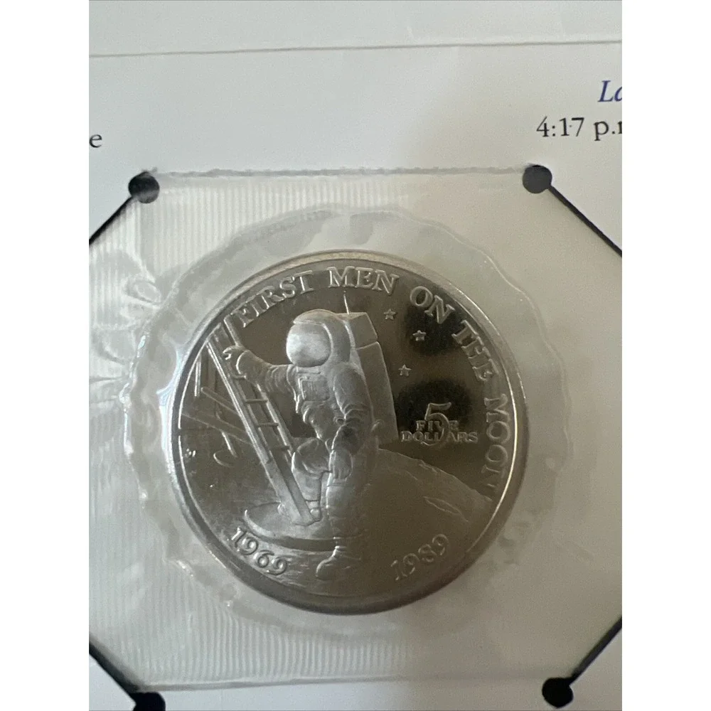 1989 FIRST MEN ON THE MOON 5 DOLLAR $5 COIN REPUBLIC OF THE MARSHALL ISLANDS NEW